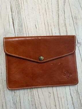 Patricia Nash Heritage Leather Pouch bag clutch